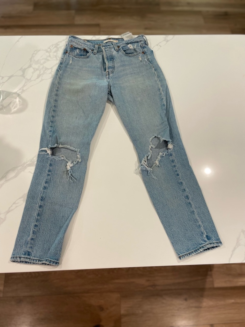 Levi’s Women’s Size 26 Wedgie Light Wash Jeans